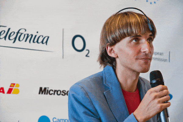 What does Red sound like? Neil Harbisson can tell you